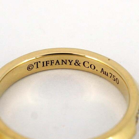 TIFFANY 18k Gold Diamond Ring - Picture 4 of 7